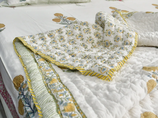 Quilts & Comforters